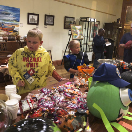 Pumpkin Contest and Pumpkin Party! Enjoy the Haunted Tunnel!